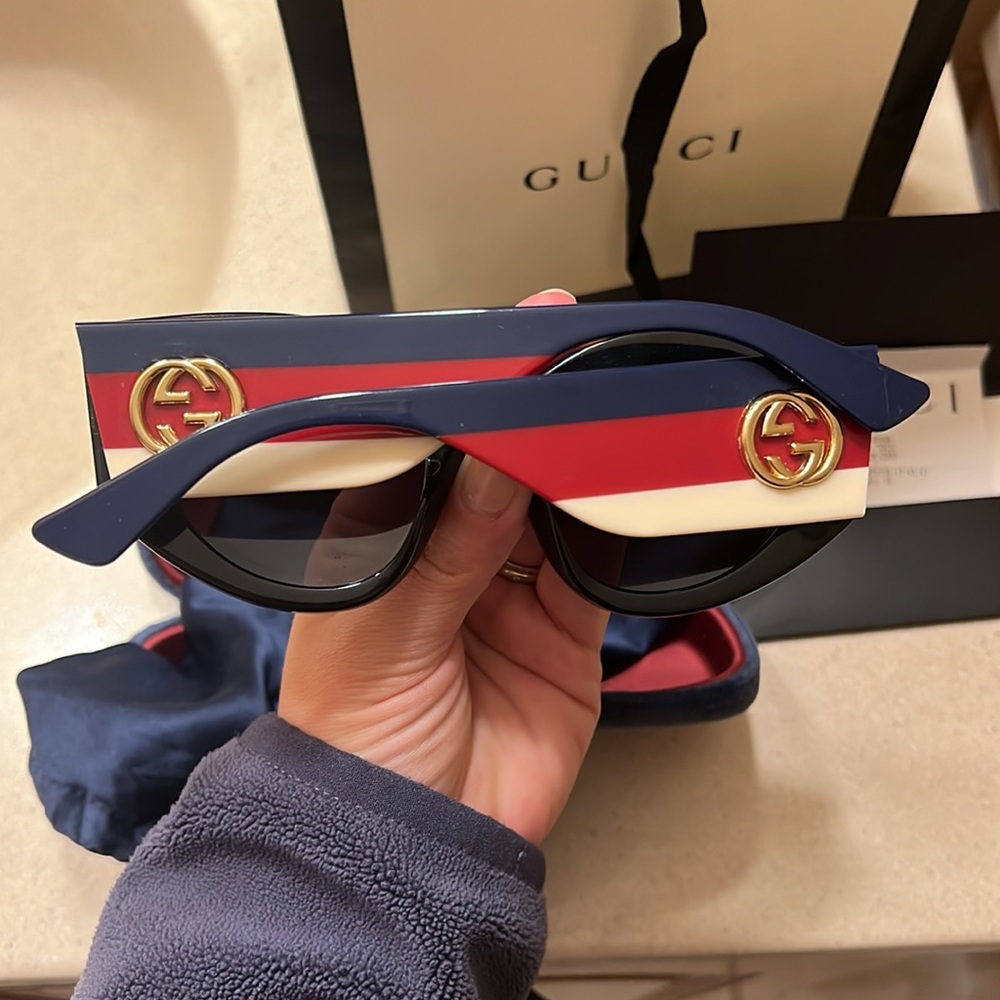 Gucci Sunglasses - Picture 5 of 8